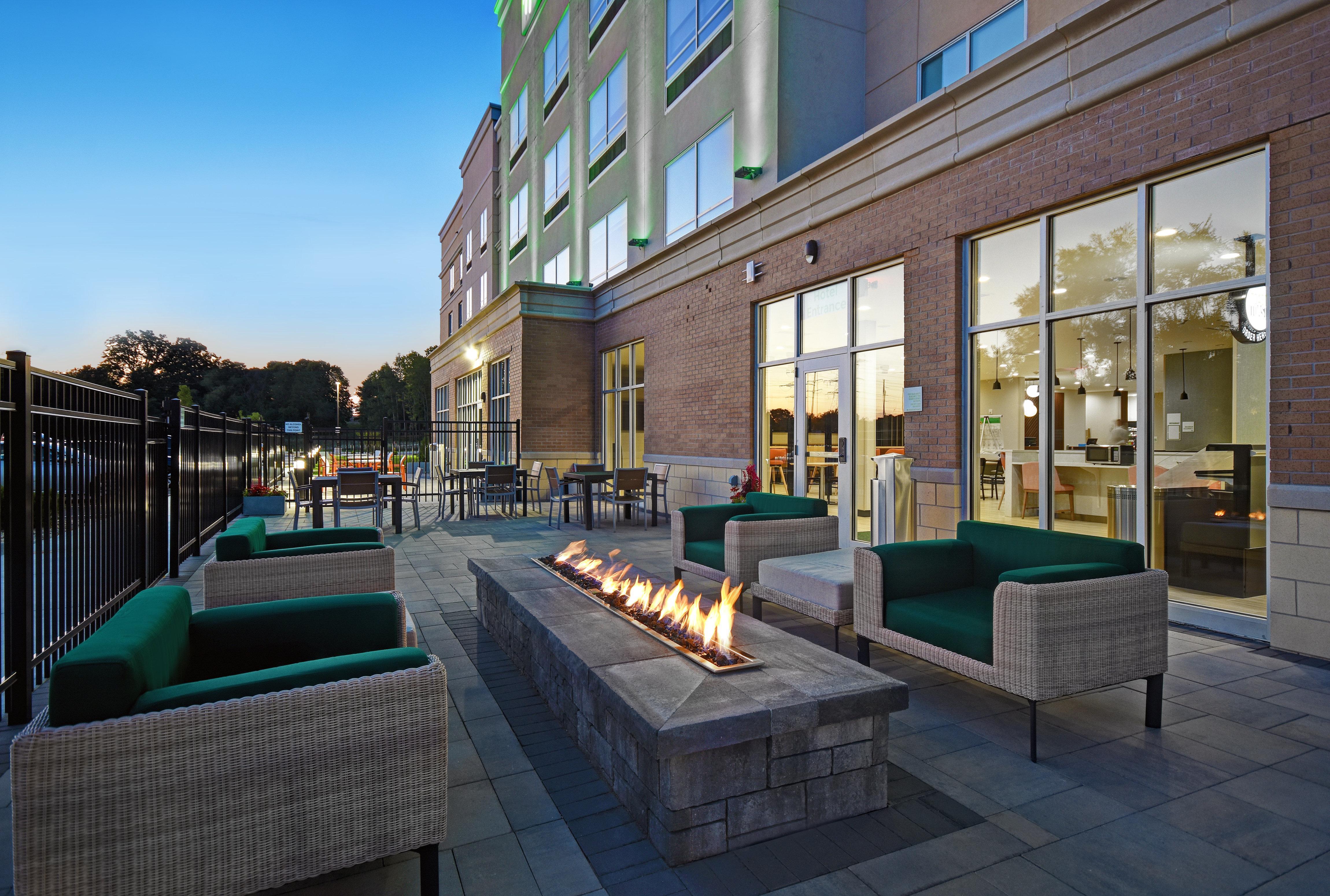 Holiday Inn Grand Rapids North - Walker, An Ihg Hotel מראה חיצוני תמונה