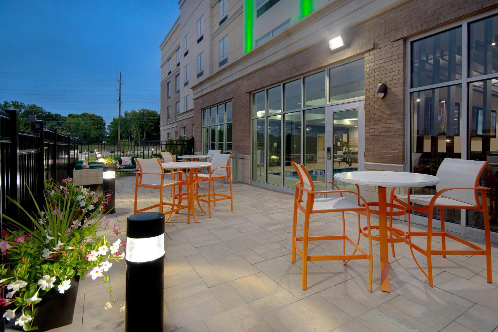 Holiday Inn Grand Rapids North - Walker, An Ihg Hotel מראה חיצוני תמונה